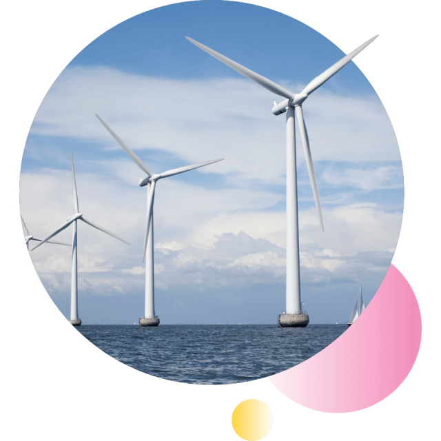 Offshore wind farm with turbines in a circle design